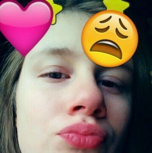 Meet your Posher, Kenzie